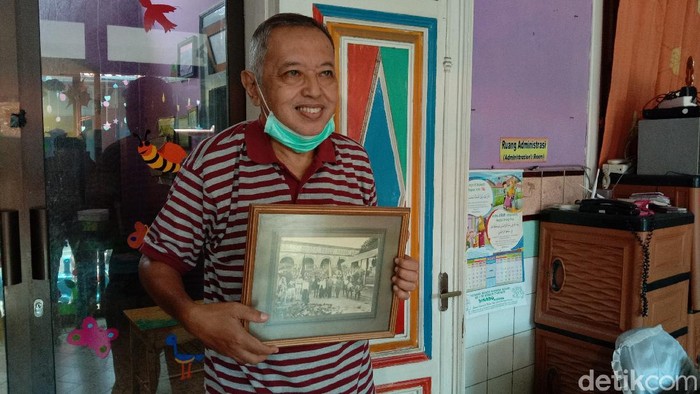 Cucu Raja Kretek Nitisemito, Yudhi Ernawan saat ditemui di rumahnya, di Kudus, Sabtu (7/11/2020).
