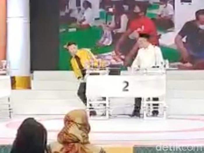 Debat Pilbup Tuban Diwarnai Jatuhnya Cabup Lindra