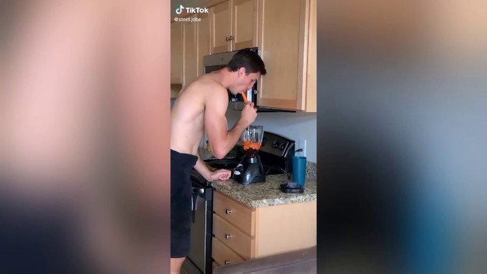 Duh! Video TikTok Ini Ajarkan Orang Untuk Potong Wortel Pakai Gigi Duh! Video TikTok Ini Ajarkan Orang Untuk Potong Wortel Pakai Gigi