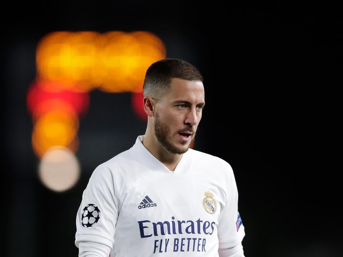 MADRID, SPAIN - NOVEMBER 03: Eden Hazard of Real Madrid CF reacts during the UEFA Champions League Group B stage match between Real Madrid and FC Internazionale at Estadio Santiago Bernabeu on November 03, 2020 in Madrid, Spain. (Photo by Gonzalo Arroyo Moreno/Getty Images)