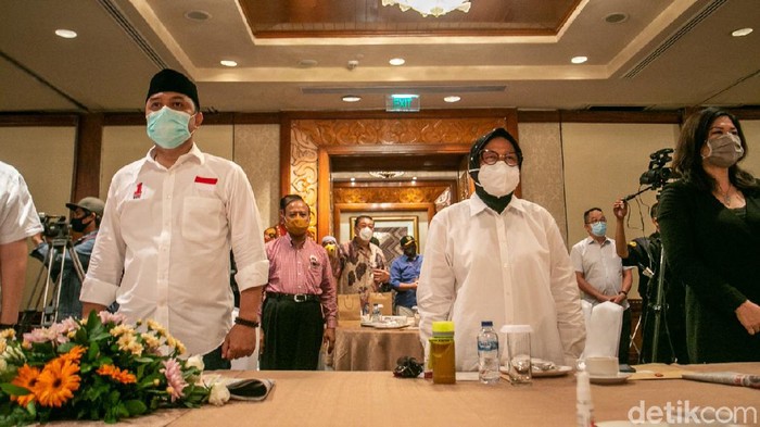 eri cahyadi dan tri rismaharini