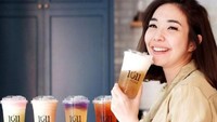 Bubble tea juga jadi salah satu produk andalan Gisella Anastasia. Ada banyak menu, salah satunya tea machiatto. Foto: Instagram @gisel_la