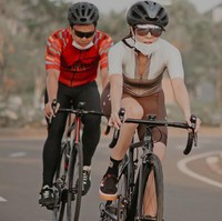 Gisel memilih sepeda jenis road bike untuk menemaninya berkeliling ke berbagai tempat. Foto: Instagram/@gisel_la