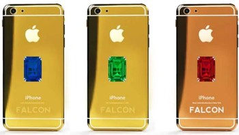 Selamat datang, Falcon Supernova iPhone 6 Pink Diamond HP sultan paling mahal di dunia dengan harga USD 48.500.000 atau setara Rp 689 miliar!. Ponsel ini bahanya dibuat dengan emas 24 karat dan dihiasi satu bongkahan belian mencolok di punggung ponsel. Ponsel ini disebutkan dimiliki oleh istri orang terkaya Asia, Nita Ambani. Foto: wealthy gorilla