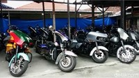 24 moge milik HOG Siliwangi Bandung ini terdiri dari 21 jenis Harley Davidson, 2 Yamaha X Max dan 1 KTM 1200.