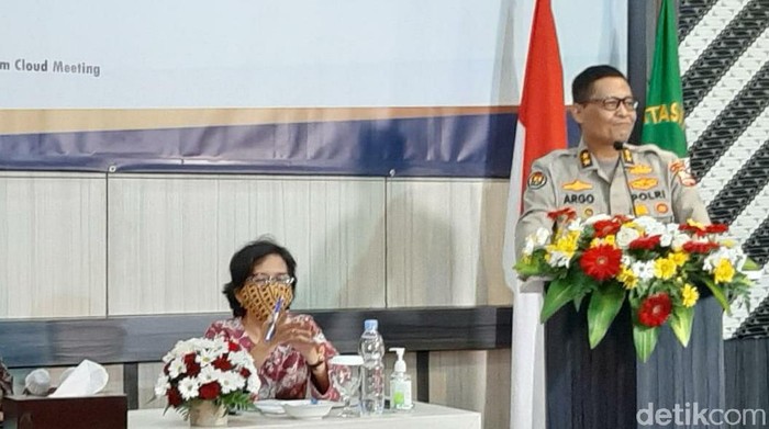 Kadiv Humas Polri Irjen Argo Yuwono saat mengisi materi Webinar di UKDW Yogyakarta, Sabtu (7/11/2020). Tema dalam webinar ini yakni Makna Penting Wawasan Kebangsaan Dalam Menumbuhkan Ketahanan Nasional di Tengah Pandemi.