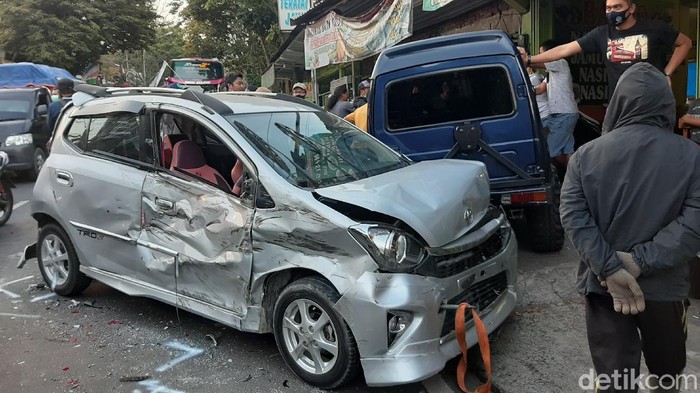 Laka Beruntun di Kota Batu, Diduga Rem Truk Blong