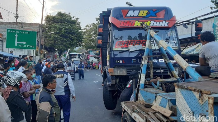 Laka Beruntun di Kota Batu, Diduga Rem Truk Blong