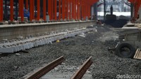 Hal itu karena proses pembangunan proyek DDT di awal PSBB hanya memperkekerjakan100 orang.