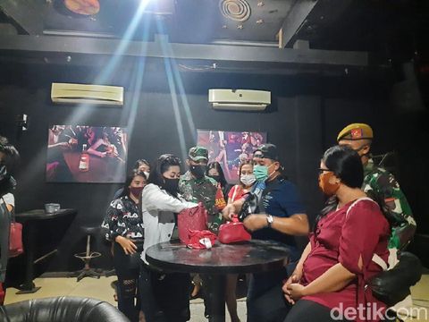 Puluhan LC di Karaoke May Way Panjang Jiwo Surabaya Diswab