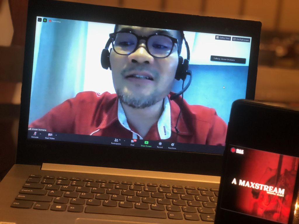 Serial Dibalik Lubang Kunci jadi andalan Telkomsel terbaru untuk mendorong gaya hidup digital masyarakat, khususnya pelanggan. Dibalik Lubang Kunci merupakan serial bergenre horor karya Melly Goeslaw.