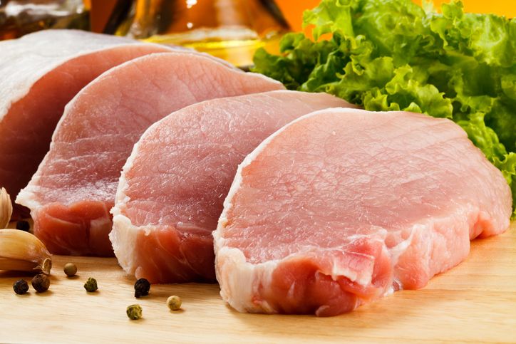 Duh! TKW Ini Dipecat Gegara Bikin Konten Makan Babi di TikTok