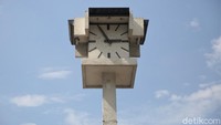 Rencananya tugu setinggi 13 meter itu nantinya akan dipotong menjadi sejumlah bagian, yakni bagian pertama adalah puncak atau rumah jam, bagian kedua yakni badan tugu yang memiliki kanopi, serta bagian ketiga adalah bagian kaki atau lokasi yang saat ini diketahui berfungsi sebagai pos polisi.  