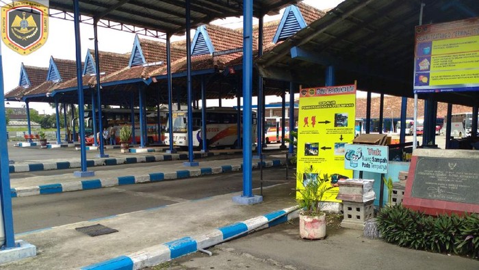 Seorang ASN Kemenhub yang bertugas di Terminal Patria Kota Blitar positif COVID-19. Namun layanan tetap normal berjalan.
