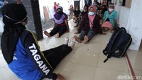 Seperti diketahui, sejumlah warga yang tinggal di kawasan Sleman mulai mengungsi menyusul meningkatnya status Gunung Merapi menjadi siaga sejak beberapa hari lalu.
