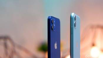 iPhone 12 punya kamera utama 12 MP, f/1.6, 26mm (wide), 1.4µm, dual pixel PDAF, OIS, dan perekaman Dolby Vision HDR. Sementara iPhone 11 punya kamera utama 12 MP, f/1.8, 26mm (wide), 1/2.55, 1.4µm, dual pixel PDAF dan OIS. Foto: Adi Fida Rahman/detikINET