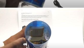 Kamera pengintai di botol air mineral. Foto: Bored Panda