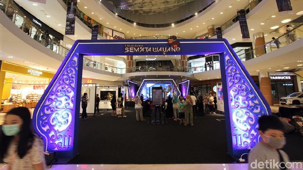 Pameran foto karya Fauzie Helmy tersebut dalam rangka memperingati Hari Wayang Sedunia yang jatuh pada tanggal 7 November. Pameran foto karya Fauzie Helmy tersebut dalam rangka memperingati Hari Wayang Sedunia yang jatuh pada tanggal 7 November.