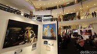 Sejumlah foto wayang ditampilkan dalam pameran yang digelar di salah satu mal di Sukoharjo tersebut.