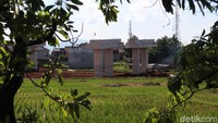 Diketahui, jalan tol yang terdiri dari enam seksi tersebut akan terhubung dengan Jalan Tol Akses Bandara Kertajati.