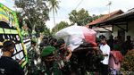 Momen Pemakaman Pratu Firdaus Korban Penembakan di Papua