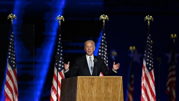 US President-elect Joe Biden delivers remarks in Wilmington, Delaware, on November 7, 2020, after being declared the winner of the presidential election. - Democrat Joe Biden was declared winner of the US presidency November 7, defeating Donald Trump and ending an era that convulsed American politics, shocked the world and left the United States more divided than at any time in decades. (Photo by ANGELA WEISS / AFP)