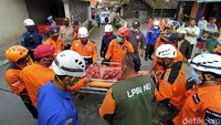 Kepala Desa Keningar Rohmad Sayidin mengatakan meski Desa Keningar tidak masuk dalam rekomendasi BPPTKG tetapi karena kondisi wilayah yang berada di daerah rawan Merapi warga pun berinisiatif untuk mengungsi. 
