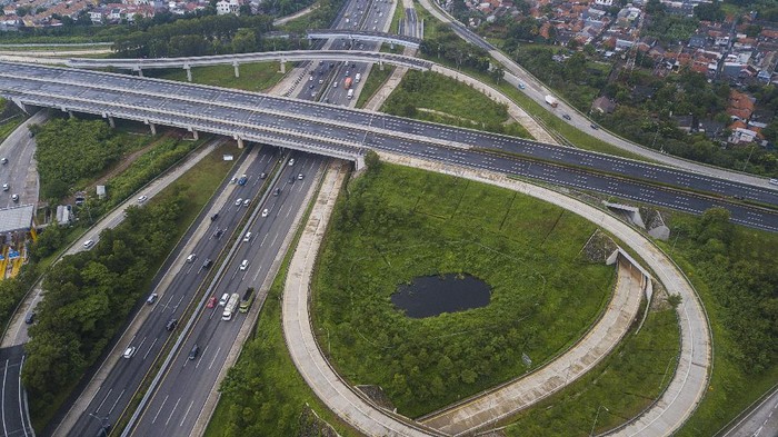 Kementerian PUPR targetkan sejumlah tol di Jabodatebek bisa diresmikan dan beroperasi antara November-Desember 2020. Salah satunya adalah Tol Cimanggis-Cibitung