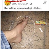 Kaki kesemutan kan cuma peribahasa, Panjul, nggak beneran disemutin maksudnya.. Foto: Facebook