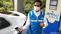 Di Jakarta ada empat titik SPKLU dengan spesifikasi ultra fast charging (125 kW), fast charging (50 kw), dan normal charging (25 kW). SPKLU ultra fast charging dapat mengisi daya mobil listrik dari 0 hingga penuh dalam waktu 15 menit. Adapun fast charging butuh waktu 30-40 menit untuk pengisian baterai mobil listrik hingga penuh. Sedangkan untuk isi daya di SPKLU medium fast charging butuh waktu antara 2 hingga 4 jam.