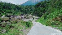 Kadus 3 Desa Sidorejo, Kecamatan Kemalang, Sudiyanto mengatakan sejak diminta penghentian aktivitas penambangan oleh Pemkab, aktivitas tambang berhenti. Termasuk di Sungai Woro. Sebelumnya diberitakan, Pemkab Klaten menghentikan semua aktivitas penduduk termasuk tambang dan wisata di radius 5 kilometer dari puncak Gunung Merapi. Hal itu sesuai rekomendasi BPPTKG menyusul status Gunung Merapi naik dari level Waspada ke level Siaga.