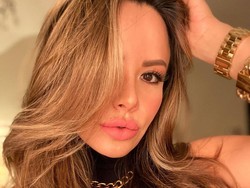 Foto: Ini Nenek Kontroversial yang Jual Foto Seksi di Only Fans