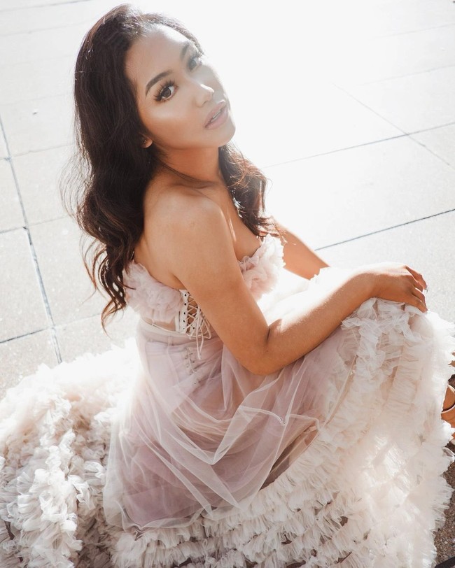 Perjalanan wanita 26 tahun itu tidaklah mudah. Awalnya sang ayah menolak dengan keras keputusan Arielle untuk menjadi transgender wanita. Bahkan anggota keluarga lainnya pun tidak pernah mendukung Arielle. Foto: Instagram/@arielle.keil