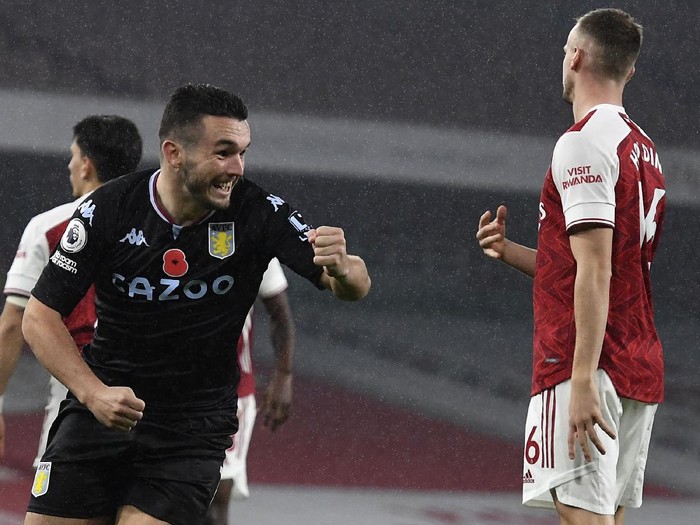 Arsenal tampil melempem di kandang sendiri. The Gunners dikalahkan Aston Villa dengan skor 0-3.