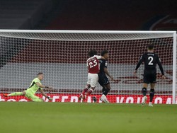 Arsenal tertinggal 0-1 setelah gol bunuh diri Bukayo Saka di menit ke-24. AP Photo/Alastair Grant.