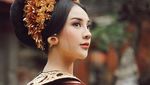 Cantiknya Anya Geraldine Berbusana Tradisional Bali