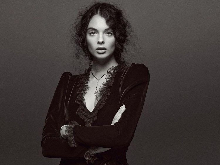 Pesona Deva Cassel, Anak Monica Bellucci yang Mewarisi Kecantikan Ibunya