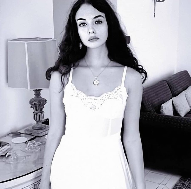 Aku tahu bahwa gosip membuat jejaring sosial hidup, itu bisa menyenangkan dan membuat kamu berpikir. Tapi tidak untuk topik seperti ini, ayolah, kalian seharusnya bisa lebih baik, ungkapnya. Foto: Instagram