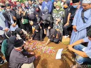 Jabar Hari Ini: Kisah Aa Gatot Islamkan Napi-Tukang Rujak Berparas Cantik