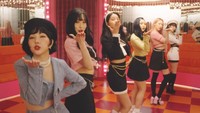 GFRIEND menampilkan kesan yang lebih dewasa di MV MAGO. (Foto: dok. Source Music) 