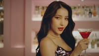 Penampilan Sowon di MV MAGO GFRIEND. (Foto: dok. Source Music)