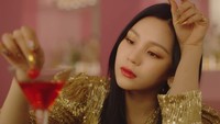 Kesan remaja kini seolah telah hilang dari penampilan GFRIEND. Keenam member telah tampil sebagai wanita dewasa. (Foto: dok. Source Music) 