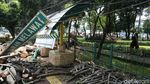 Foto Kondisi Halte Melawai yang Ambruk Tertimpa Pohon
