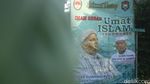 Jelang Pulang Kampung, Spanduk Habib Rizieq Mulai Bermunculan