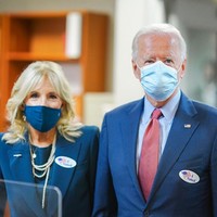 Tiga tahun sebelum pertemuan mereka, Joe Biden mengalami peristiwa tragis. Istri dan anak perempuannya tewas dalam kecelakaan mobil. Foto: Instagram/@drbiden