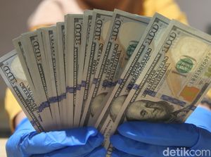 Dolar AS Tinggalkan Level Rp 15.000, Eh tapi Nggak Lama Balik Lagi
