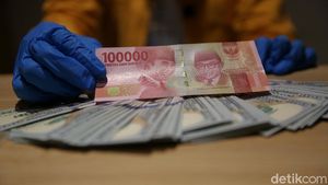 Joe Biden Efek, Dolar AS Nyaris Terjun ke Rp 13.000
