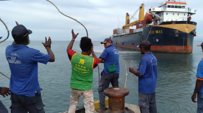 Kapal kontainer 5000 GT