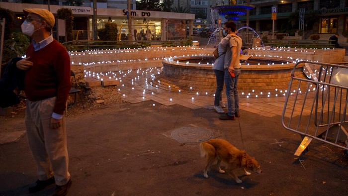  Kelap  Kelip  Lilin Untuk Korban Corona di Israel