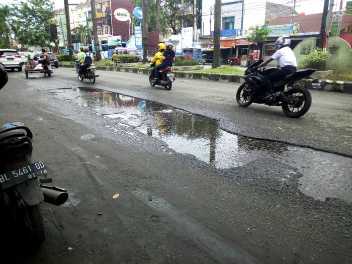 Kondisi Jalan Kapten Muslim Medan (Datuk-detikcom)